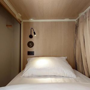 Dormitory Room Mixed