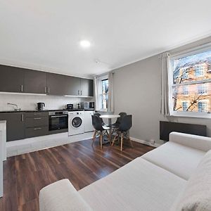 Appartement à 3 Chambres à Coucher