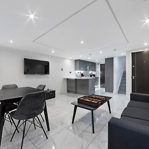 Appartement à 2 Chambres à Coucher