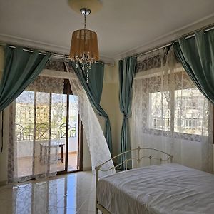 Appartement à 3 Chambres à Coucher