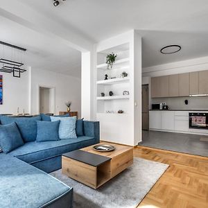 Appartement à 3 Chambres à Coucher