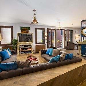 Appartement à 3 Chambres à Coucher
