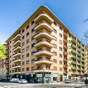 Appartement à 3 Chambres à Coucher