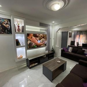 Appartement à 2 Chambres à Coucher