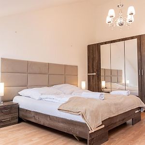Appartement à 2 Chambres à Coucher