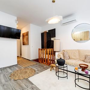 Appartement à 2 Chambres à Coucher