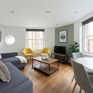 Appartement à 3 Chambres à Coucher