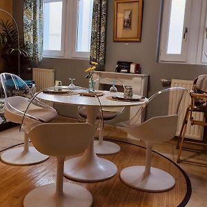 Appartement à 2 Chambres à Coucher