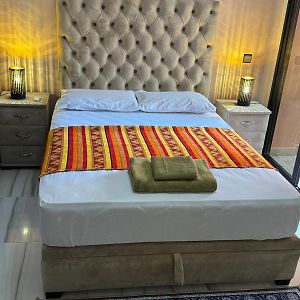 Appartement à 2 Chambres à Coucher