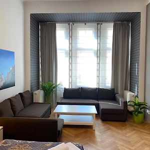 Appartement à 3 Chambres à Coucher