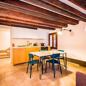 Appartement à 3 Chambres à Coucher