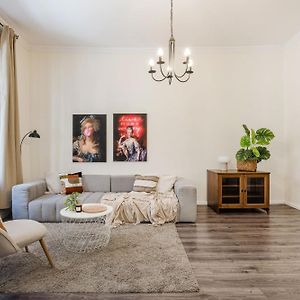 Appartement à 2 Chambres à Coucher
