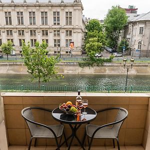 Aiastay Bucharest River Apartments