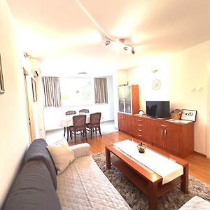 Appartement à 2 Chambres à Coucher