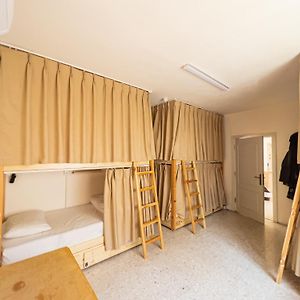 Chambre Juste Pour Hommes Dortoir