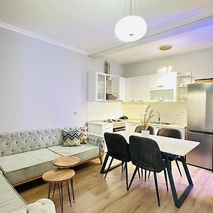 Bllok: Central Cozy Stay, 24/7 Self Check-In