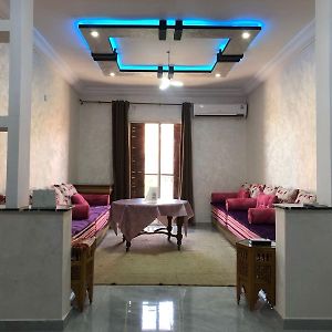 Appartement à 3 Chambres à Coucher
