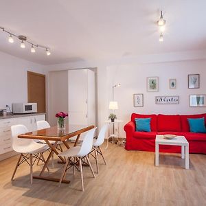 Appartement à 2 Chambres à Coucher