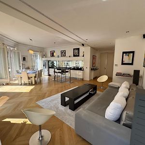 Appartement à 3 Chambres à Coucher