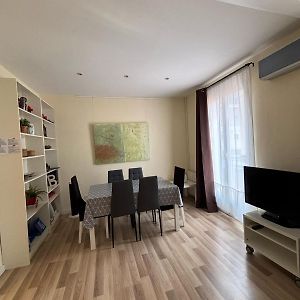 Appartement à 3 Chambres à Coucher