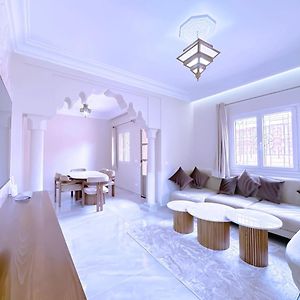 Appartement de Luxe à 4 Chambres à Coucher