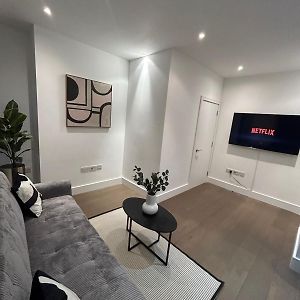 Appartement à 2 Chambres à Coucher
