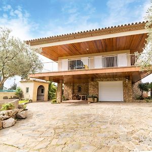 Villa à 4 Chambres à Coucher