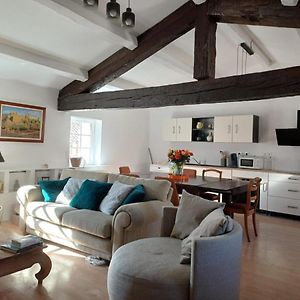 Appartement à 3 Chambres à Coucher