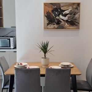 Appartement à 2 Chambres à Coucher