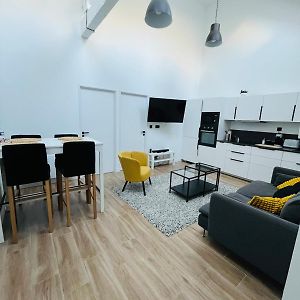 Appartement à 2 Chambres à Coucher