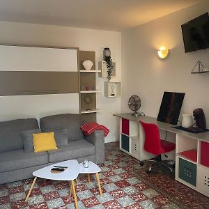 Studio Lit King-Size