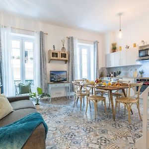 Appartement à 2 Chambres à Coucher
