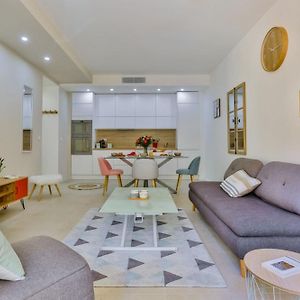 France 82 Tp -1 Min From The Sea - Terrace - Parking