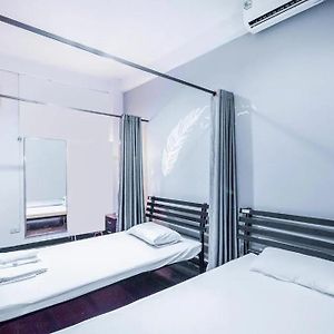 Chambre Juste Pour Hommes Dortoir