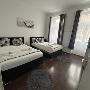 Rover Apartment