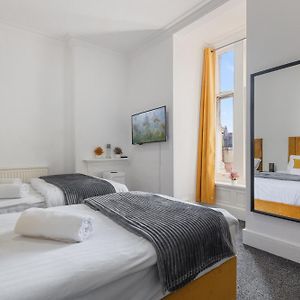 Appartement à 2 Chambres à Coucher
