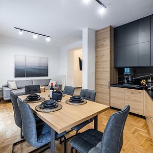 Appartement à 2 Chambres à Coucher