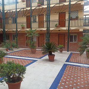 En Patio Sevillano Alameda-Isla Magica