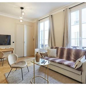 Appartement de Luxe à 2 Chambres à Coucher