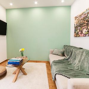 Mary'S Haven Apt Near Metro Station And Acropolis