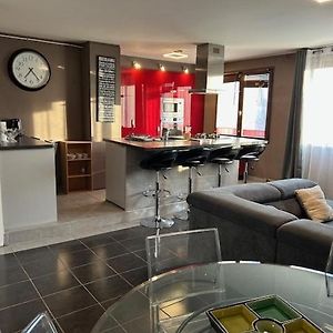 Appartement à 2 Chambres à Coucher