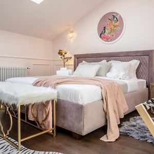 Old Town Luxury Suites