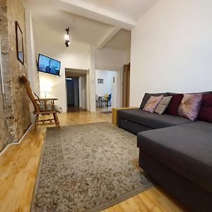 Appartement à 3 Chambres à Coucher