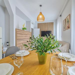 Appartement à 2 Chambres à Coucher