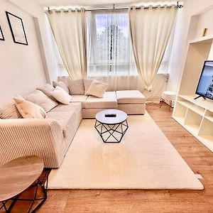 Appartement à 2 Chambres à Coucher