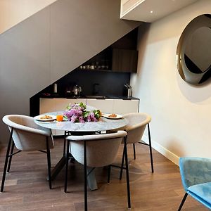 Appartement de Luxe à 2 Chambres à Coucher