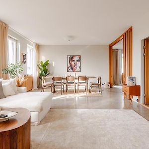 Appartement de Luxe à 5 Chambres à Coucher