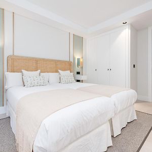 Appartement à 2 Chambres à Coucher