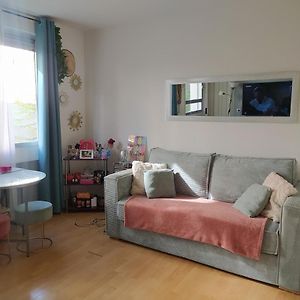 Studio Lit King-Size