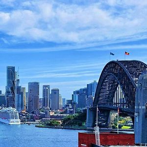Sydney Harbour And Cbd View Penthouse With Free Parking